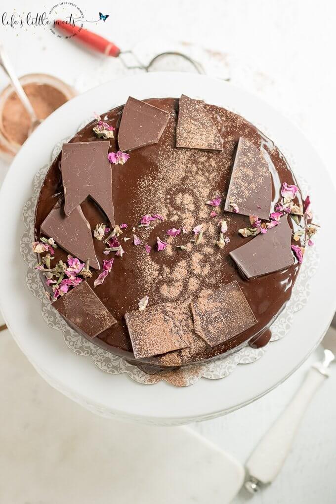 Gluten-Free Mocha Cake: This single-layer, gluten-free mocha cake is sure to please chocolate and coffee lovers alike.  This cake is also made using one bowl which makes for easy clean up. #gf #mocha #cake #roses #edibleroses #chocolate #ganache #chocolate #singlelayercake #espresso #recipe #homemade #recipe #homemade
