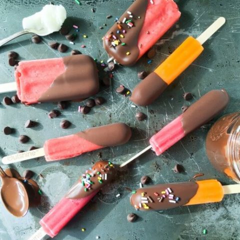 This Homemade Chocolate Shell recipe is the perfect topping for any variety of cold desserts. It goes especially well with Outshine® Fruit and Veggie Bars for a lip-smacking, fruity and delicious Summer treat or for any time of year! #ad #SnackBrighter #CollectiveBias
