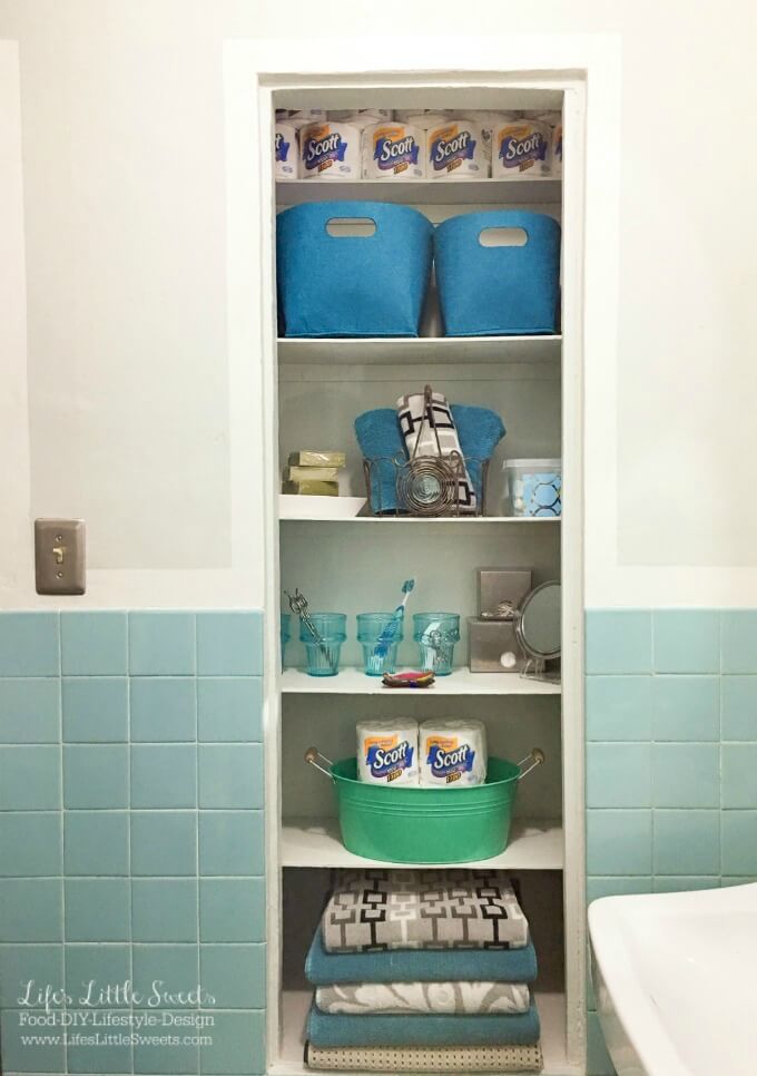 Check out these Bathroom Shelf Organization Ideas! Get motivated to clean up with a tutorial on how to organize your bathroom shelves. #ad #Scott100More #CollectiveBias