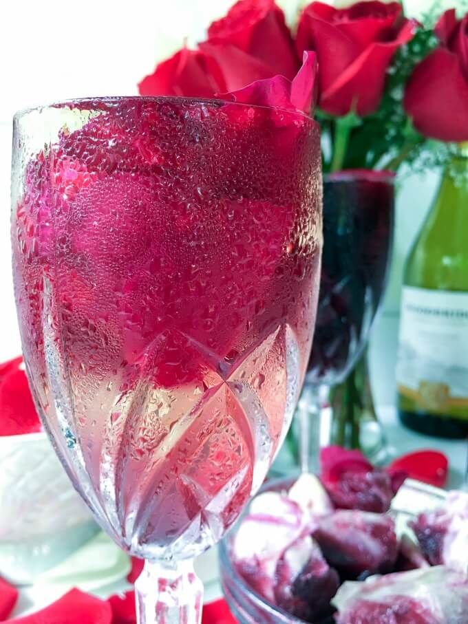 (Msg 4 21+) These Cabernet Sauvignon and Chardonnay Rose Petal Wine Ice Cubes are a pretty and romantic way to serve wine. Impress your guests or that special someone with this easy 2 ingredient recipe! #ad #VinoBlockParty #CollectiveBias