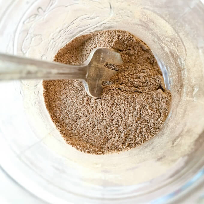 ? Have you ever wondered How To Make Pumpkin Spice Mix? This easy recipe tutorial brings your pumpkin spice baked good to a new level!