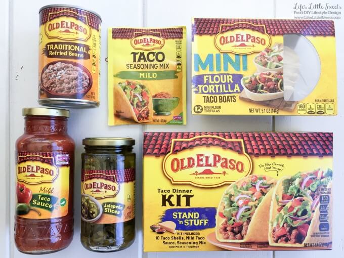 ? Turkey Taco Boats are a healthier take on traditional tacos with lean ground turkey and fat free Greek yogurt instead of sour cream. They are made with Old El Paso tortilla boats & tacos for the perfect way to feed a crowd on Game Day! #AD #OEPGameDay #ScoreBigFlavor @OldElPaso @Walmart