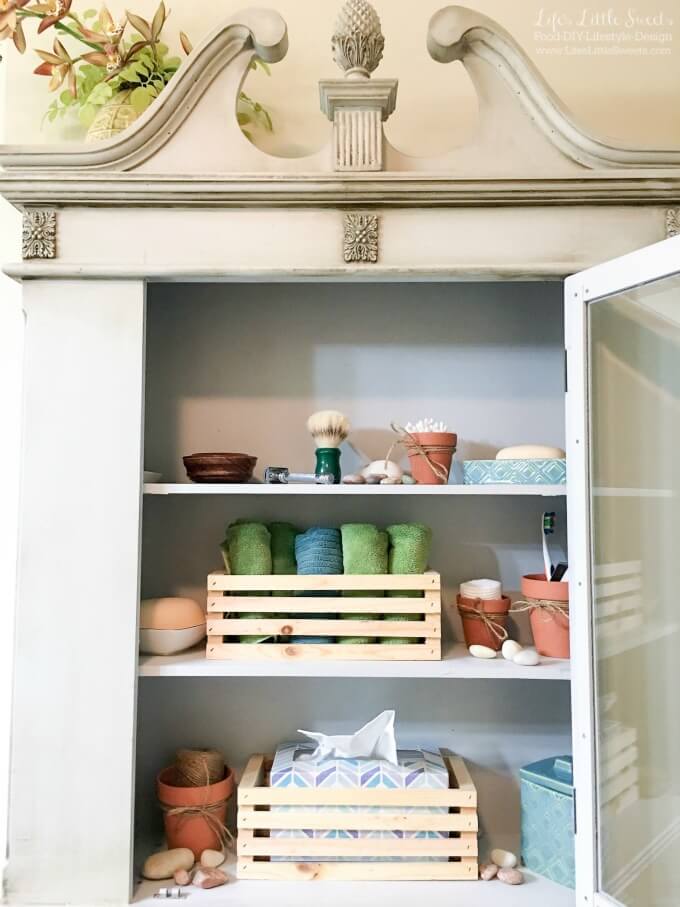 ✅ Check out these 6 Tips to Organize Bathroom Open Shelves! I share an open shelf case study of a recent organization project. #ad #GetUnderTheRim #CollectiveBias @Target @scotchbrite