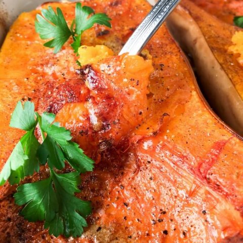 This Maple Roasted Butternut Squash recipe has only 5 minutes of preparation and ready in 1 hour. It is an easy and delicious side dish to have for dinner with cinnamon, nutmeg, butter and maple syrup to make it aromatic and delicious for Fall and beyond. (dairy-free option) #maplesyrup #roasted #butternut #squash #cinnamon #side #holiday #Fall #Autumn #Winter