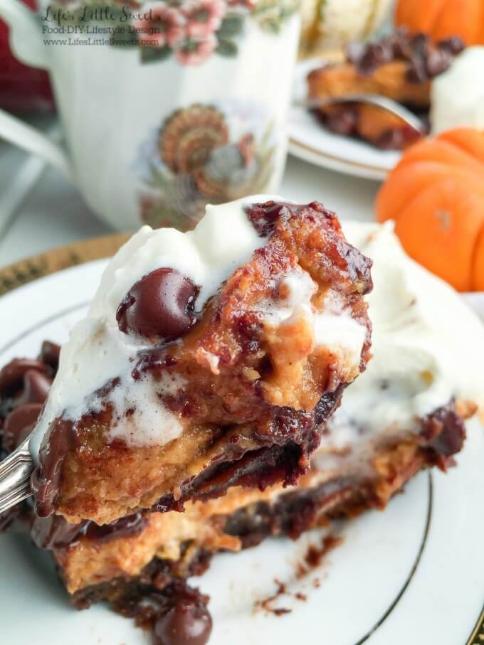 ? These Pumpkin Pie Butterfinger Brownie Bars have a bottom layer of perfect brownie with Butterfinger morsels, a layer of classic pumpkin pie then topped with semi-sweet chocolate morsels and served with Vanilla Whipped Cream to make an easy & delicious dessert bar! #ad #BakeHolidayGoodness #CollectiveBias @Walmart @Nestle