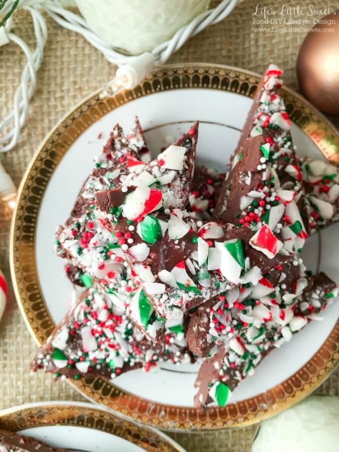 Easy Peppermint Candy Cane Chocolate Bark