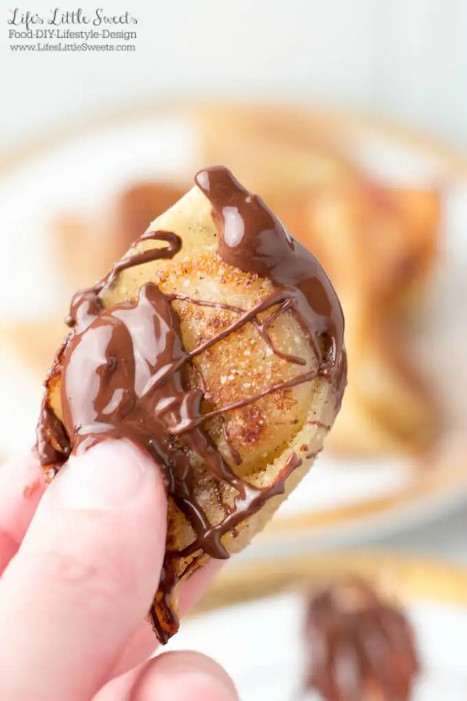 Banana Cinnamon Sugar Dumplings are a warm, buttery and delicious dessert. So easy to make with only 5 ingredients! #banana #sugar #chocolate #dumplings #dessert #sweet #cinnamon