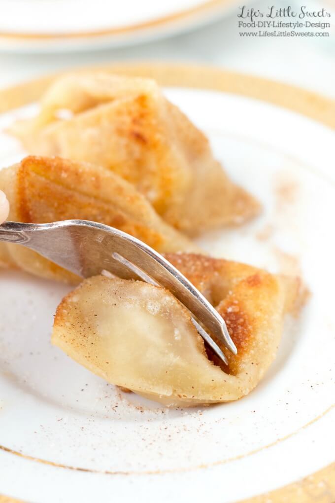 Banana Cinnamon Sugar Dumplings are a warm, buttery and delicious dessert. So easy to make with only 5 ingredients! #banana #sugar #chocolate #dumplings #dessert #sweet #cinnamon