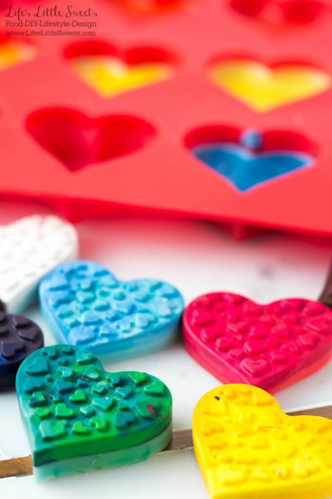 DIY Heart-Shaped Crayons are an easy, kids activity craft to do for Valentine's Day. You can put those old, broken crayons that you've been collecting to good use and teach your child about recycling. Make these to include with Valentine's Day cards or as a gift for the school room or for a special friend. ❤