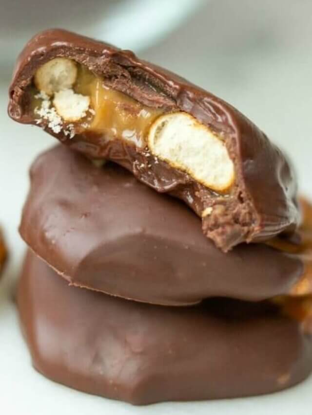 cropped-Chocolate-Caramel-Dipped-Pretzels-www.LifesLittleSweets.com-Sara-Maniez-Candy-Snacks-680x680-HERO.jpg