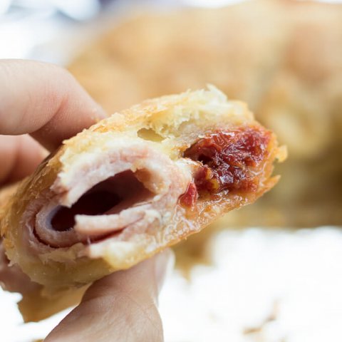 Sun-Dried Tomato Ham and Cheese Ring