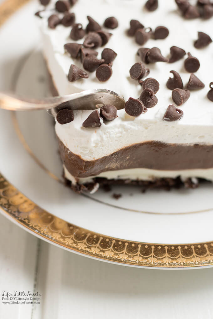This Luscious Mocha Lush Dessert Recipe is a light, airy and cool dessert that serves up delicious chocolate-y, mocha flavor. This no bake option, layered dessert is creamy and sweet (Serves 12). www.lifeslittlesweets.com