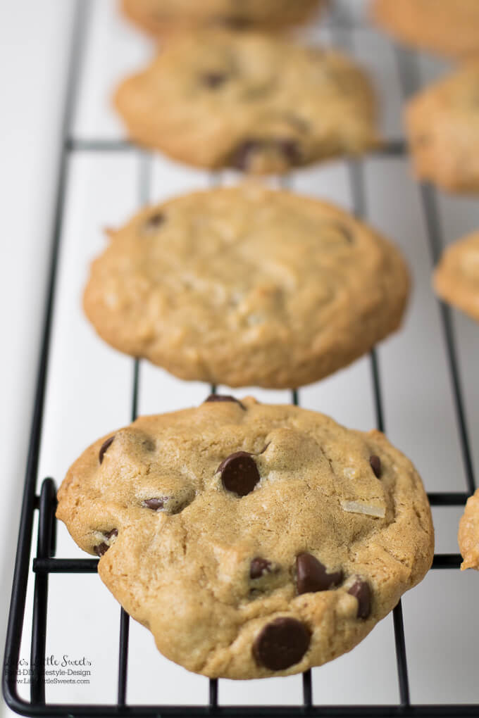 These Coconut Chocolate Chip Cookies are soft, chocolate-y and have delicious coconut flakes throughout. A sweet and Summer-y spin on the classic Chocolate Chip Cookie. This cookie recipe is made with LouAna Coconut Oil. (makes about 38 cookies) #ad #CreateWithOil #CollectiveBias @LouAnaOils