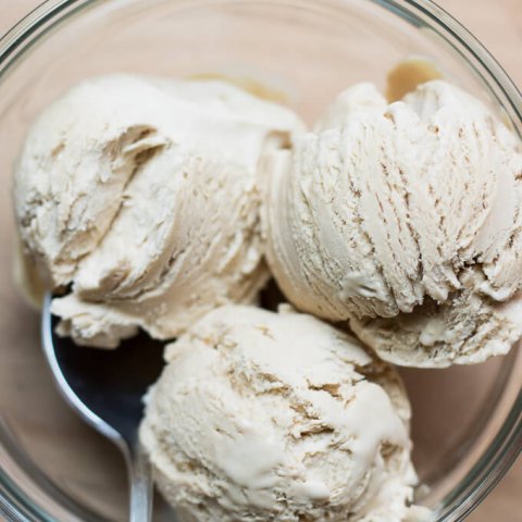 No-Churn Coffee Ice Cream Recipe www.lifeslittlesweets.com