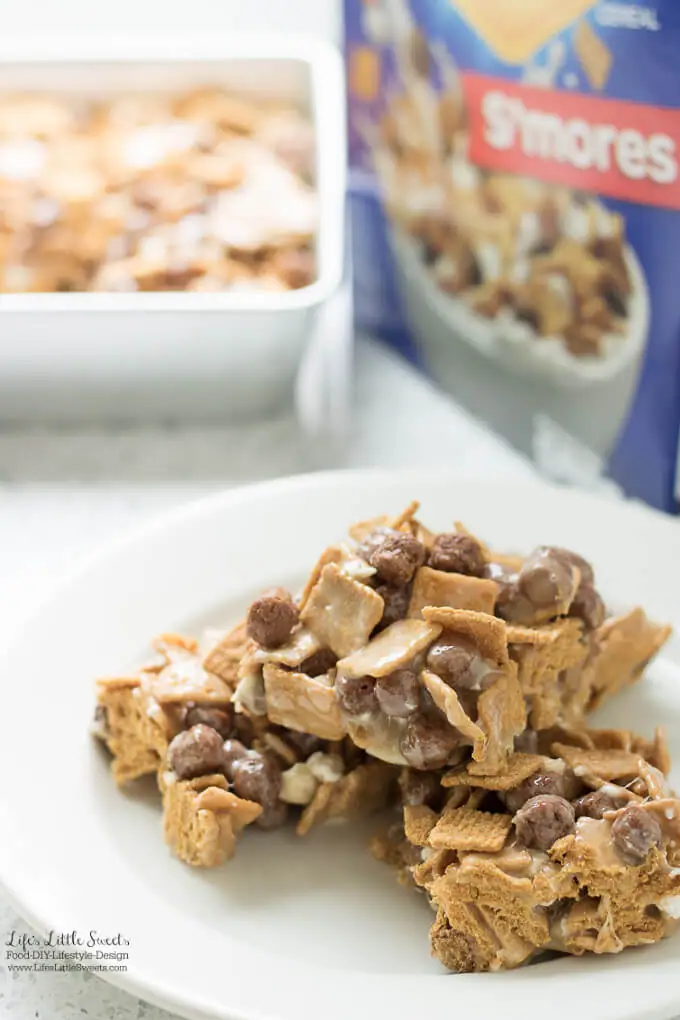 These Marshmallow S'Mores Cereal Treat Bars make a perfect after school or sports snack. A great, new way to enjoy all the flavor of s'mores in a bar! #BestCerealEver #ad @shopritestores