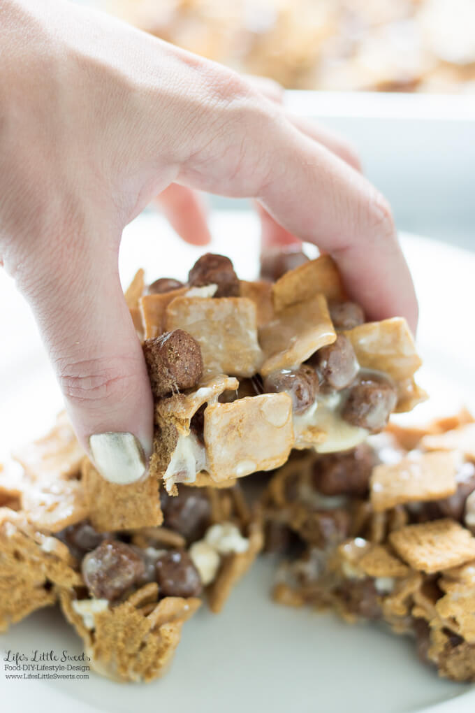 These Marshmallow S'Mores Cereal Treat Bars make a perfect after school or sports snack. A great, new way to enjoy all the flavor of s'mores in a bar! #BestCerealEver #ad @shopritestores
