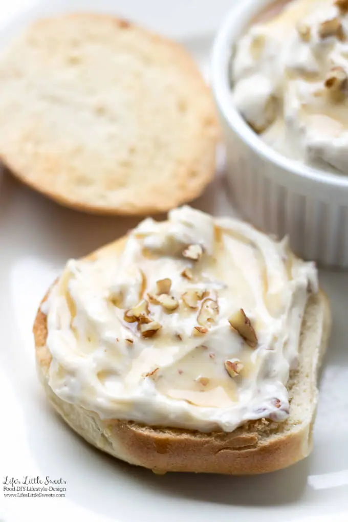 Maple Honey Roasted Pecan Cream Cheese is creamy, sweet and toasty with roasted pecans. Enjoy this maple and honey infused spread over your morning bagel or toast! #creamcheese #maple #pecan #recipe #spread #topping #breakfast #brunch