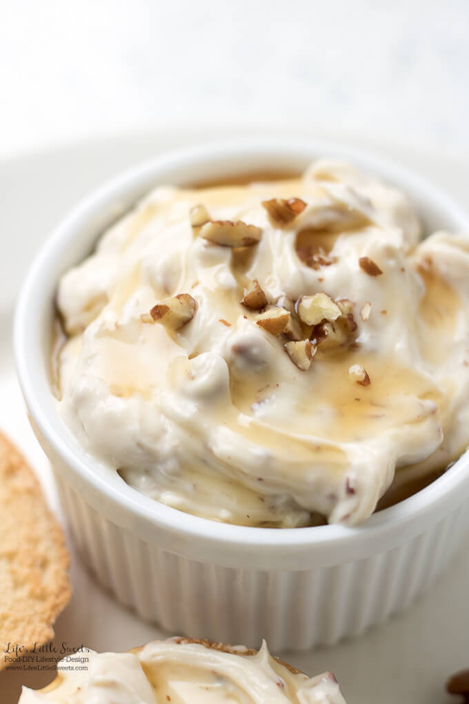 Maple Honey Roasted Pecan Cream Cheese is creamy, sweet and toasty with roasted pecans. Enjoy this maple and honey infused spread over your morning bagel or toast! #creamcheese #maple #pecan #recipe #spread #topping #breakfast #brunch
