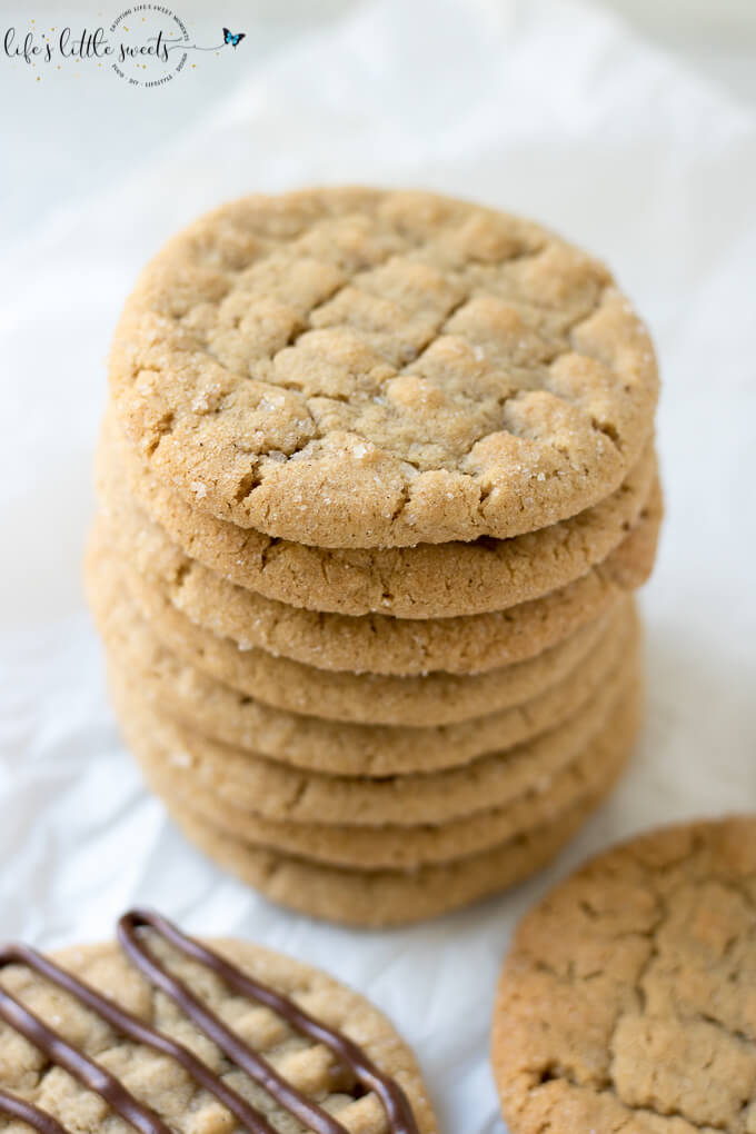 These Peanut Butter Cookies are a classic, homemade peanut butter cookie recipe. They are savory and sweet and can be made crispy or chewy. They taste delicious when drizzled or dipped in chocolate. #peanutbuttercookies #peanutbuter #chocolate #christmascookies #classic #recipe #homemade #easy