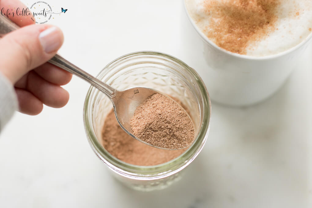 Cocoa Cinnamon Sugar Spice Mixture is the perfect topping for coffee drinks, ice cream or whipped cream. (vegan, gluten-free) #cinnamon #sugar #spice #mixture #cocoa 