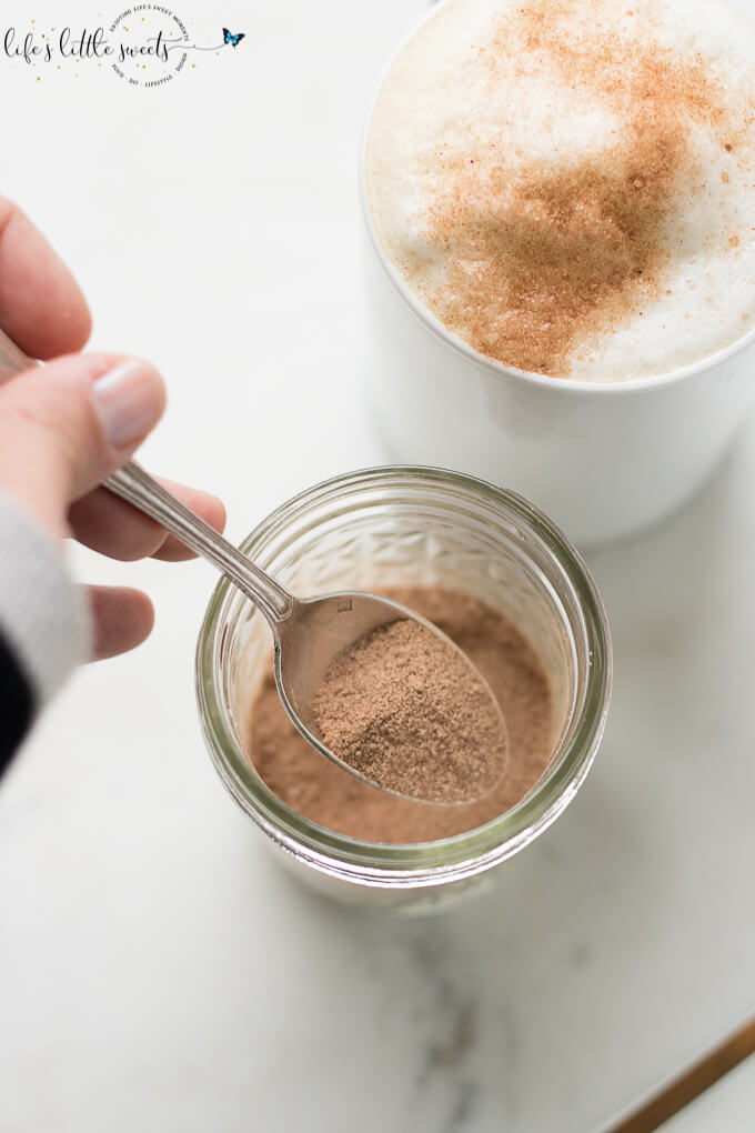 Cocoa Cinnamon Sugar Spice Mixture is the perfect topping for coffee drinks, ice cream or whipped cream. (vegan, gluten-free) #cinnamon #sugar #spice #mixture #cocoa 