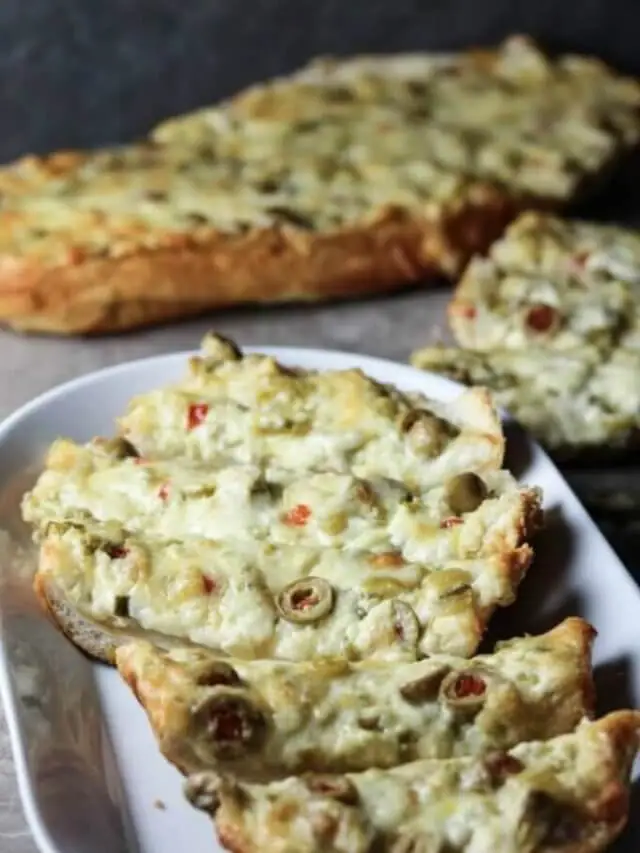 cropped-Jalapeno-Olive-Cheese-Bread-www.lifeslittlesweets.com-680x1020-1.jpg