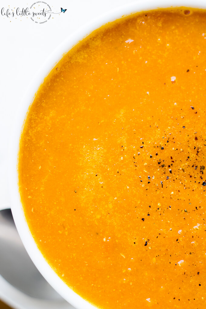 This Homemade Carrot Ginger Soup recipe is healthy, delicious and good for you. It's loaded with healthy carrots, onions, garlic, celery and ginger. (vegan, gluten-free, traditional option) #ginger #carrots #celery #yellowonions #vegetablestock #vegan #glutenfree #healthy #soup