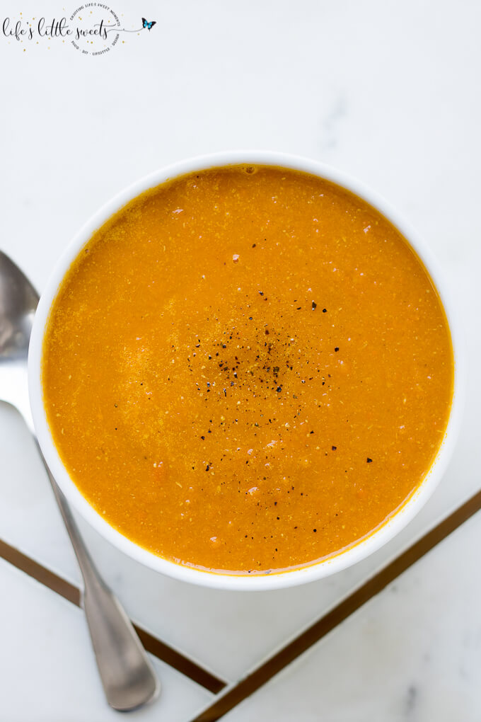This Homemade Carrot Ginger Soup recipe is healthy, delicious and good for you. It's loaded with healthy carrots, onions, garlic, celery and ginger. (vegan, gluten-free, traditional option) #ginger #carrots #celery #yellowonions #vegetablestock #vegan #glutenfree #healthy #soup