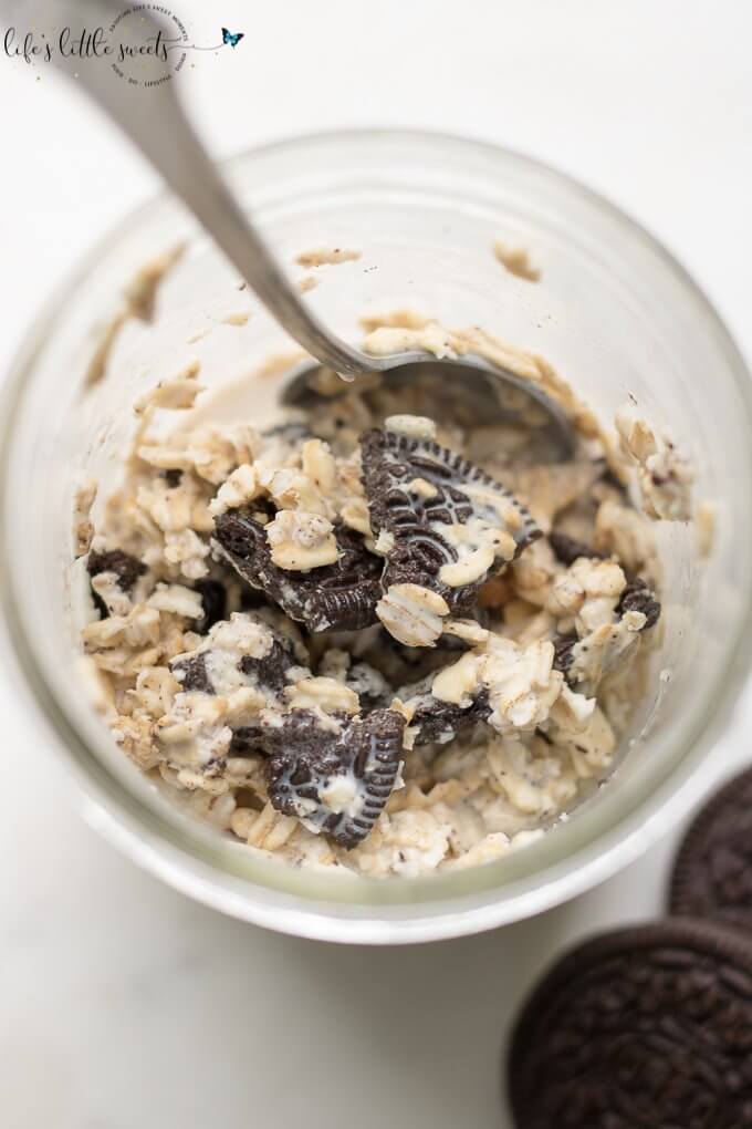 Cookies and Cream Overnight Oats in a mason jar