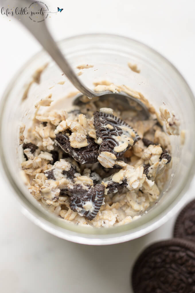 Cookies and Cream Overnight Oats