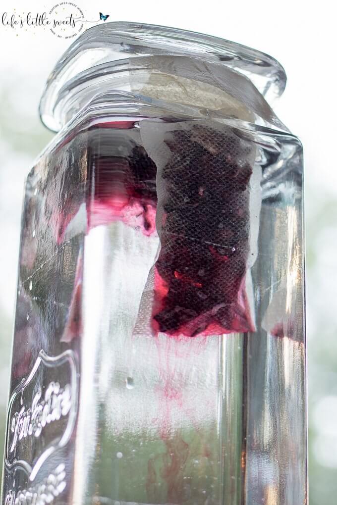 Cold Brew Hibiscus Tea is a cooling, fresh and delicious way to sip through hot Summer weather - no heat required! (gluten free, vegan) #hibiscus #tea #coldbrew #vegan #glutenfree #edibleflowers @bMAKER #bmaker