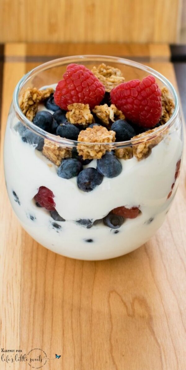 Healthy Breakfast Yogurt Parfait (Breakfast, Berries) Life's Little