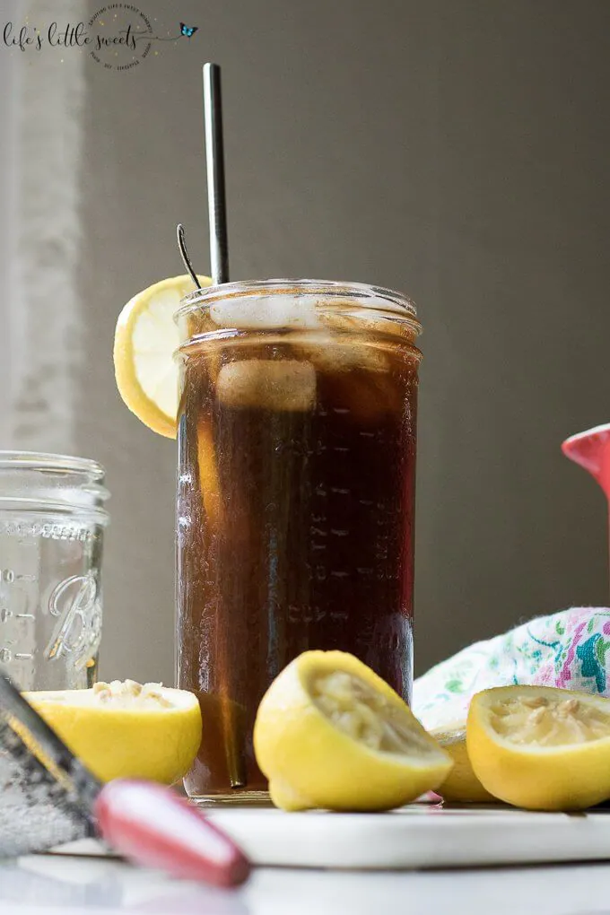 Coffee Lemonade – for those people so crazy for coffee that they will just about try any coffee drink. Enjoy this refreshing, sweet coffee drink to chase away the heat and humidity! #coffeelemonade #coffee #lemonade #iced #simplesyrup #drink #cold