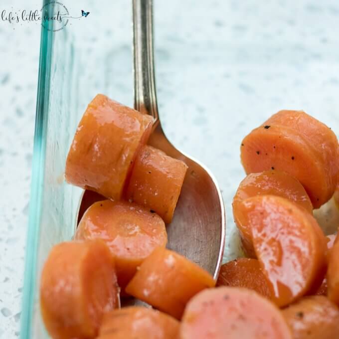 Olive Oil Carrots are an simple and easy vegan, gluten free side dish that go with most any dinner. #vegan #glutenfree #salt #pepper #extravirginoliveoil #oliveoil #carrots #boiled