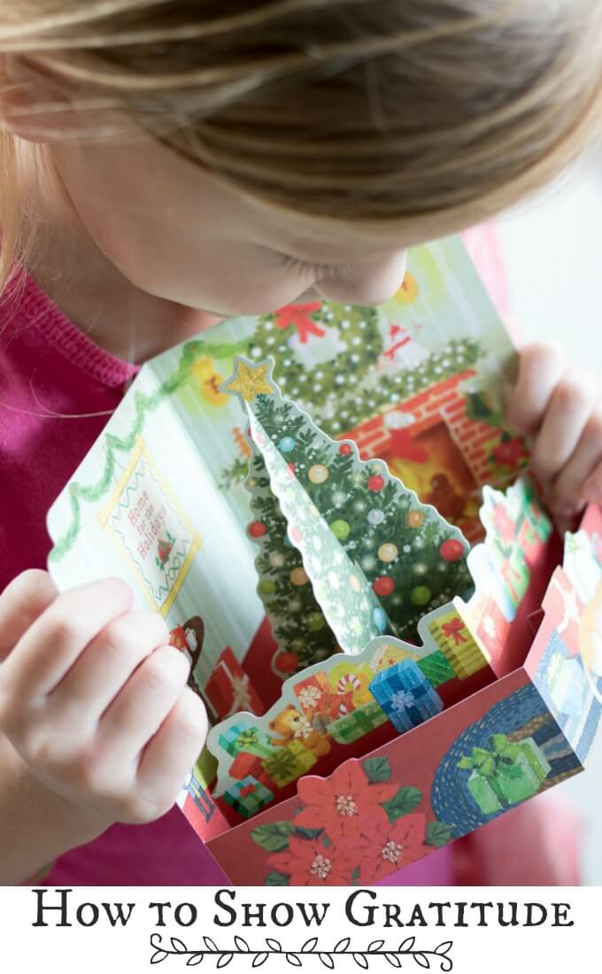 It's important to show gratitude to those we care about, especially during the holidays. I'm discussing different ways of How to Show Gratitude to friends & family with an assist from Hallmark Greeting Cards! #ad #collectivebias