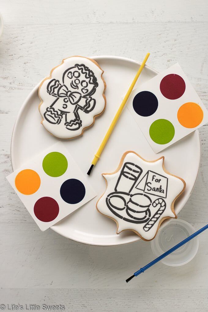 Paint your Own Cookie Kits by Sugar Cupid Sweets - Laura from Sugar Cupid Sweets LLC is makes the most amazing cakes, cupcakes, cookies and cake pops! #cookies #handpainted #sugarcookies #holidaycookies #dessert #Christmascookies