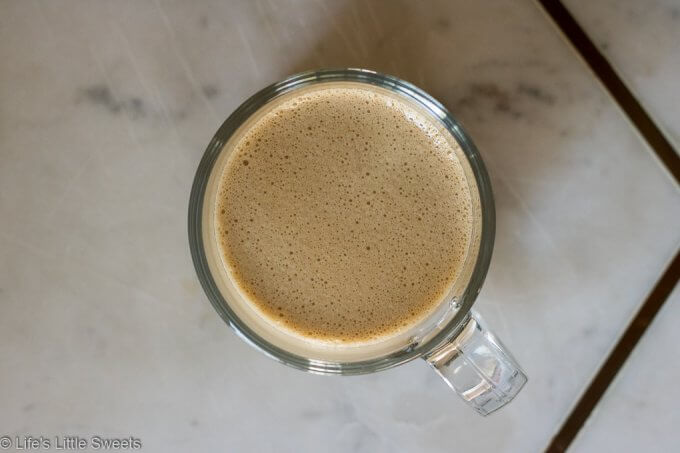 This Keto Butter Coffee Recipe is a satisfying, frothy & creamy cup of coffee, perfect to have in the morning. It's hot coffee blended with ghee (grass-fed, clarified butter) and MCT oil (medium-chain triglyceride extracted from coconut oil). #keto #buttercoffee #bulletproofcoffee #ketocoffee #recipe #MCToil #coconutoil #ghee #glutenfree #vegetarian #nocarb #nocarb #coffee #paleo