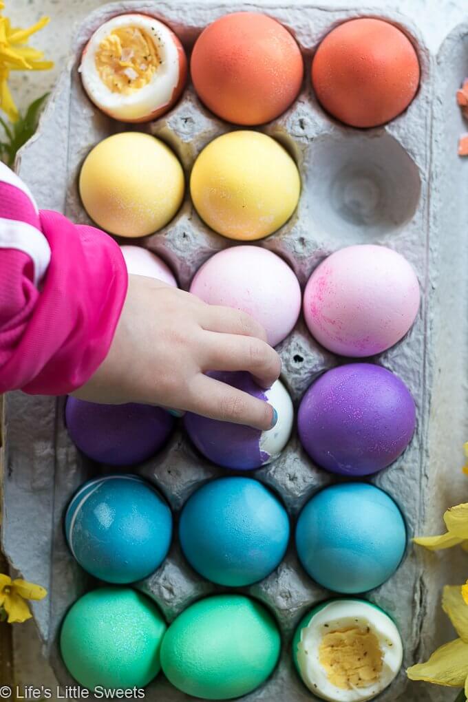 How to Make Dyed Easter Eggs