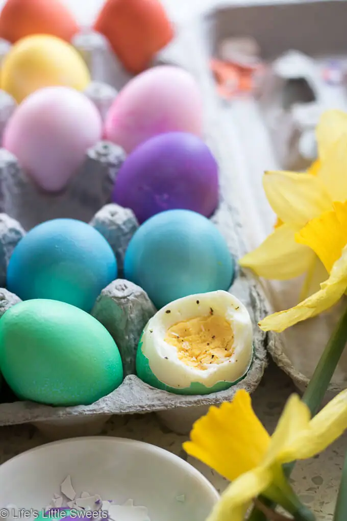 How to Make Dyed Easter Eggs