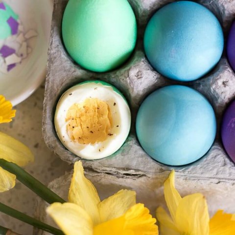 How to Make Dyed Easter Eggs