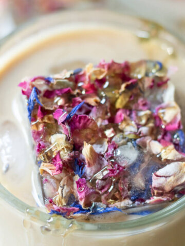 cropped-Flower-Ice-Cubes-lifeslittlesweets.com-680x1020-IMG_1747.jpg