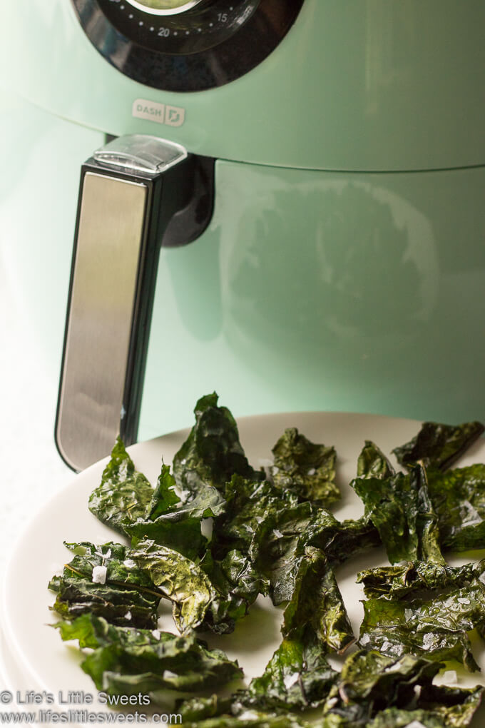 Air Fryer Kale Chips www.lifeslittlesweets.com