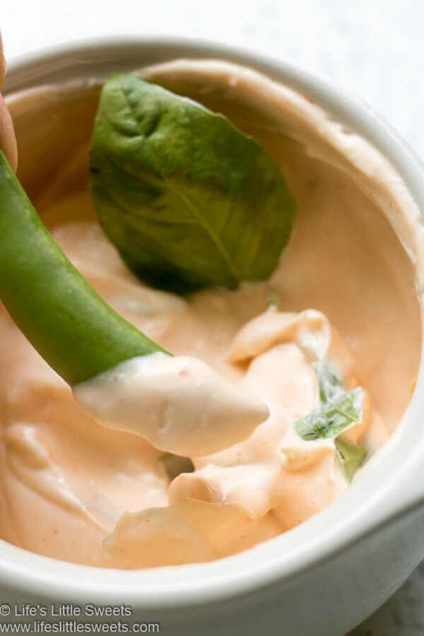 Sriracha Mayonnaise (2Ingredient, Topping, Sauce, Spread, Recipe
