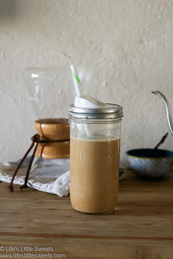 2 Minute Homemade Vanilla Iced Coffee - Frosting and Fettuccine