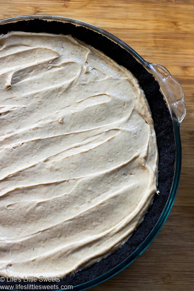 close up of a pie with a chocolate wafer cookie crust