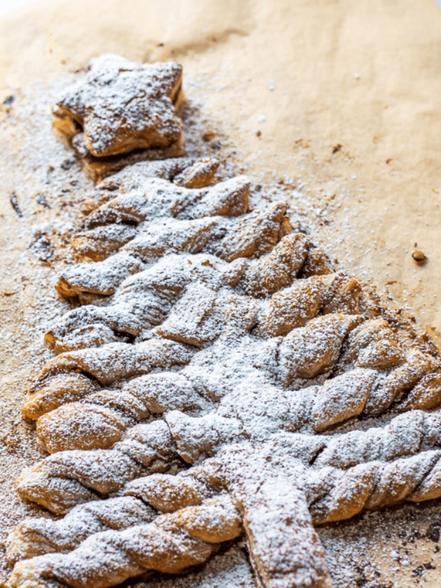 NUTELLA PUFF PASTRY CHRISTMAS TREE STORY