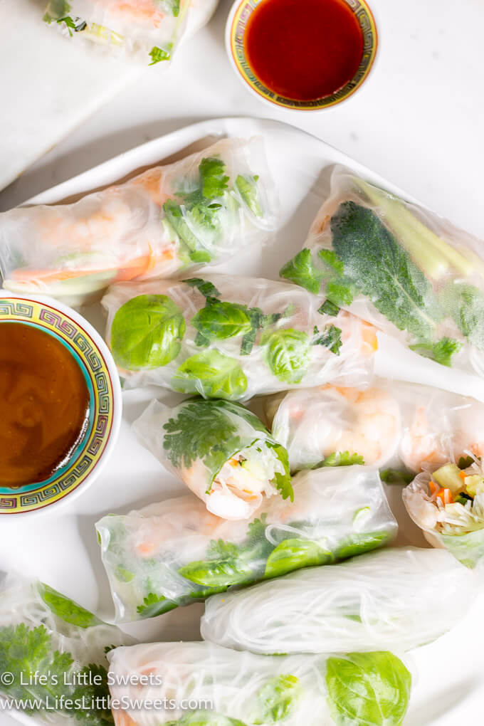 vegetable spring rolls with 2 kinds of sauces
