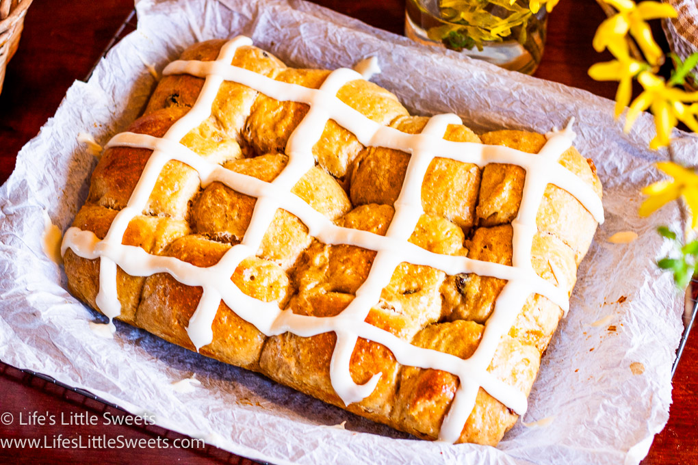 12 hot cross buns in a pan